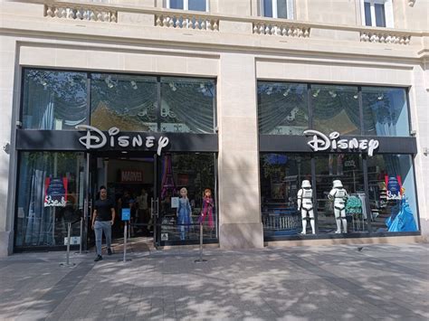 disney store champs elysees.